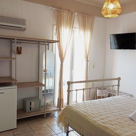 Agnadi Syros Beachfront Studios & Rooms Megas Gialos - Nites Exterior photo