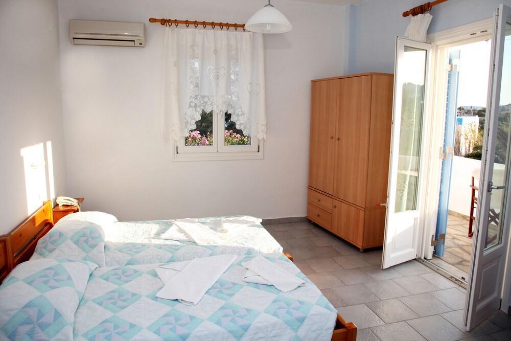 Agnadi Syros Beachfront Studios & Rooms Megas Gialos - Nites Exterior photo