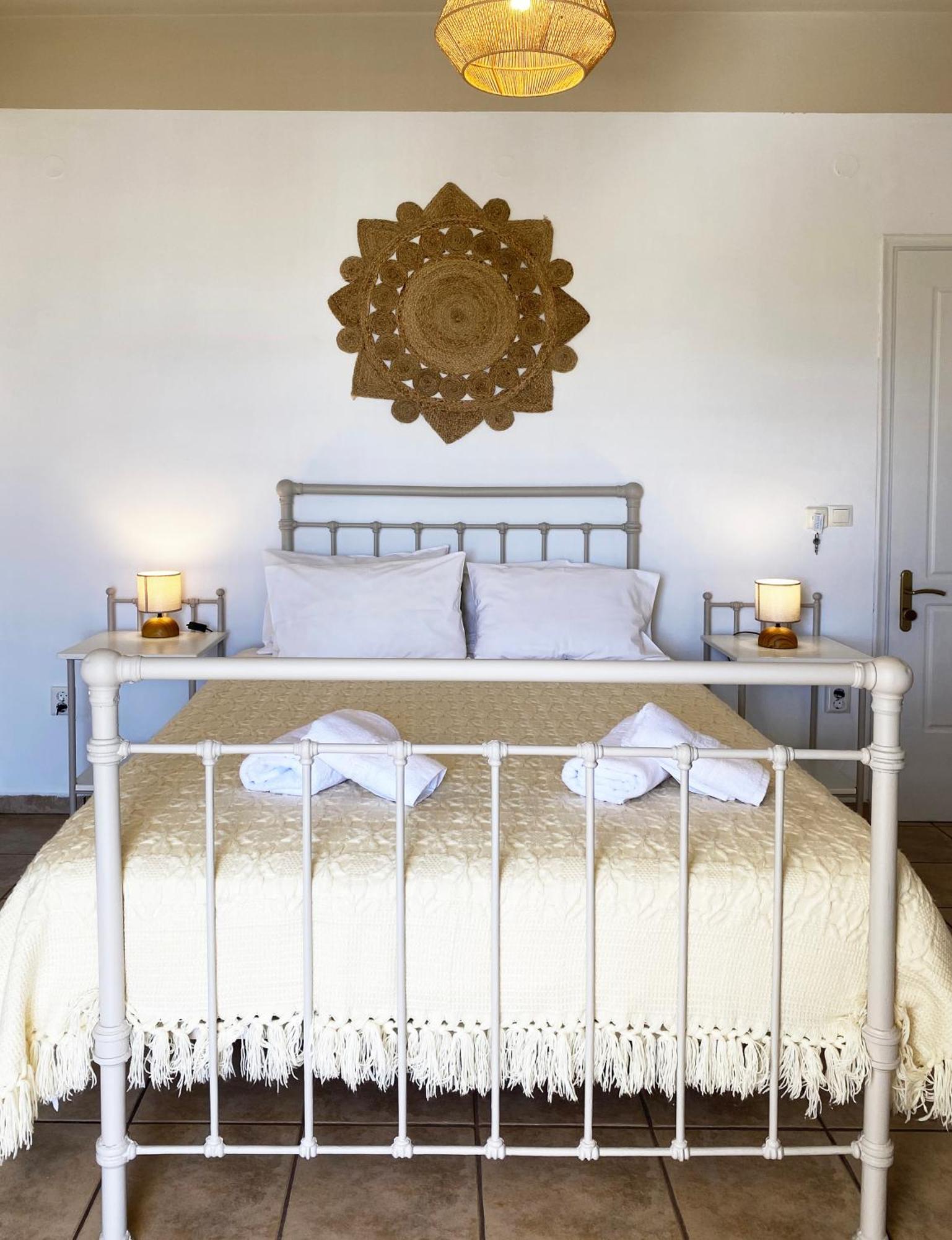 Agnadi Syros Beachfront Studios & Rooms Megas Gialos - Nites Exterior photo