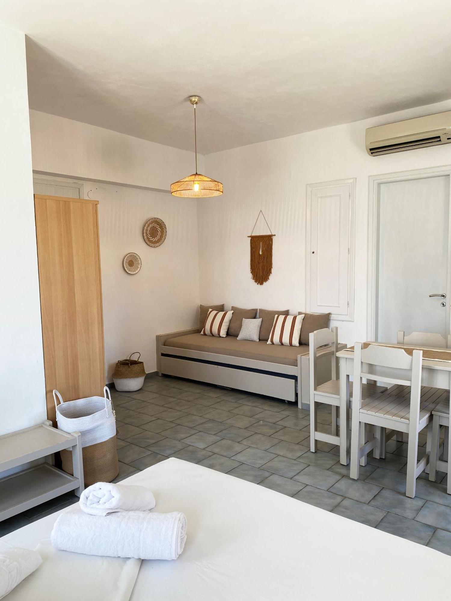 Agnadi Syros Beachfront Studios & Rooms Megas Gialos - Nites Exterior photo