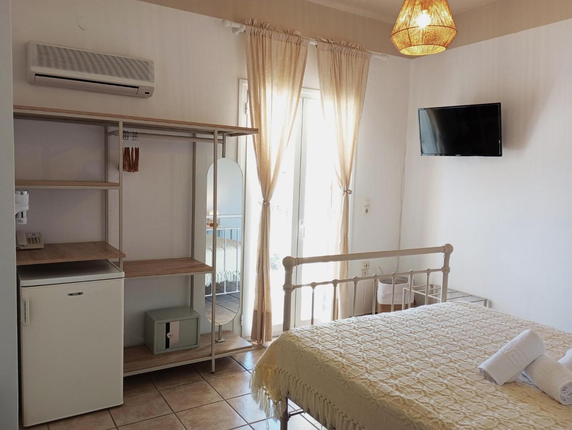 Agnadi Syros Beachfront Studios & Rooms Megas Gialos - Nites Exterior photo