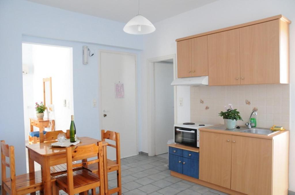 Agnadi Syros Beachfront Studios & Rooms Megas Gialos - Nites Room photo