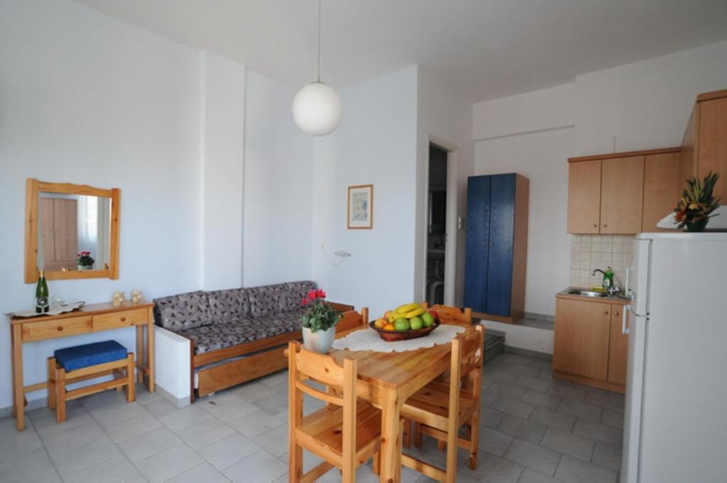 Agnadi Syros Beachfront Studios & Rooms Megas Gialos - Nites Room photo
